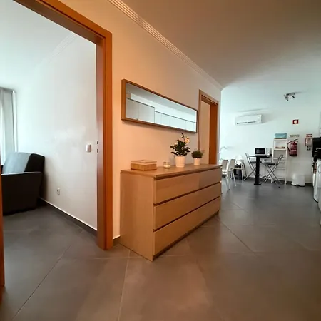 아파트 Vela Terrace 몬뜨고르두